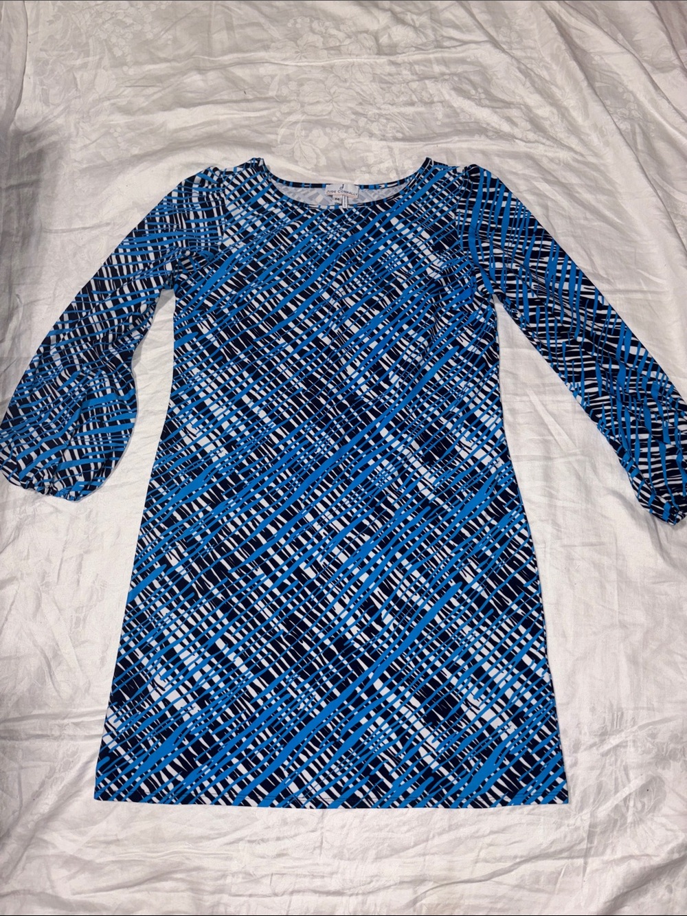Like new Jude Connally blue abstract Print long sleeve Dress